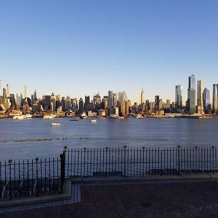 Wonderful & Cozy Apartment Close To Time Square Nyc North Bergen Exterior photo