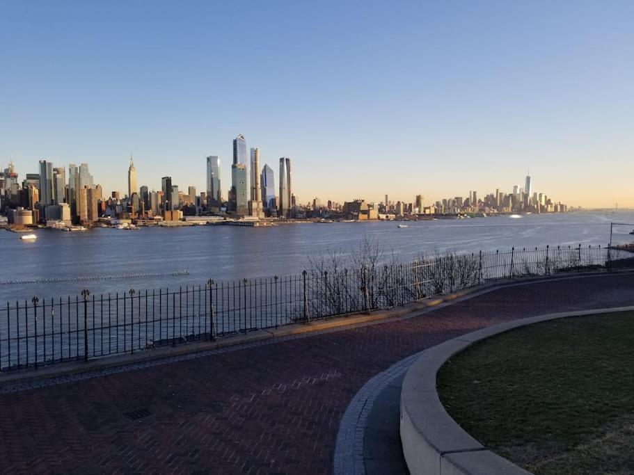Wonderful & Cozy Close To Time Square Nyc Apartment North Bergen