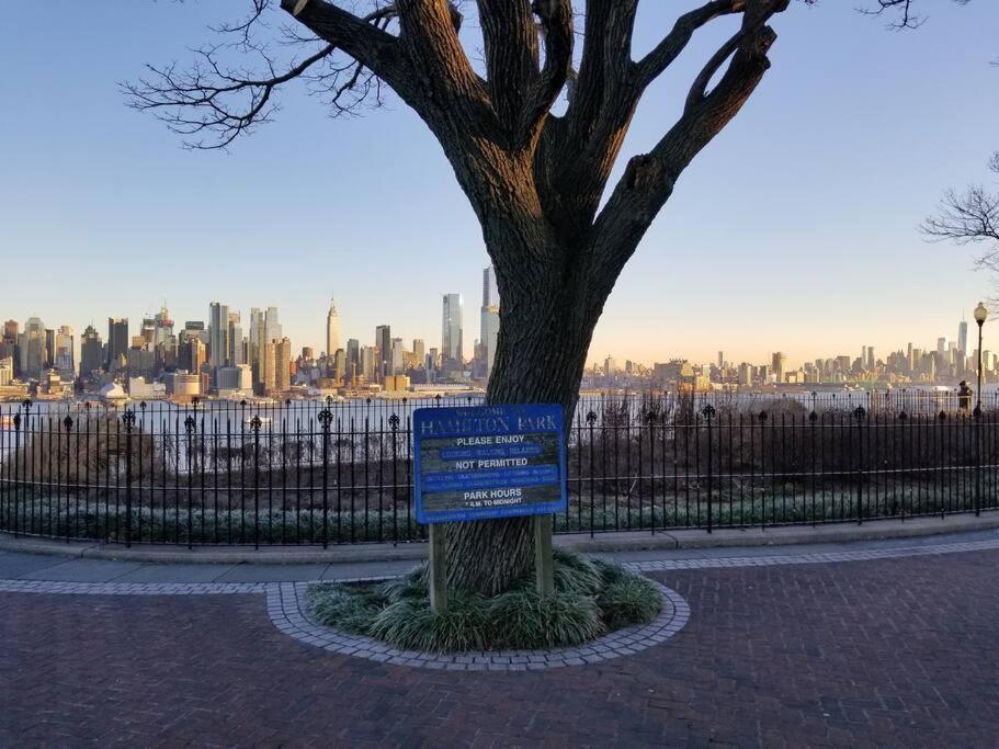 Wonderful & Cozy Close To Time Square Nyc * North Bergen