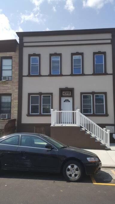 Wonderful & Cozy Close To Time Square Nyc